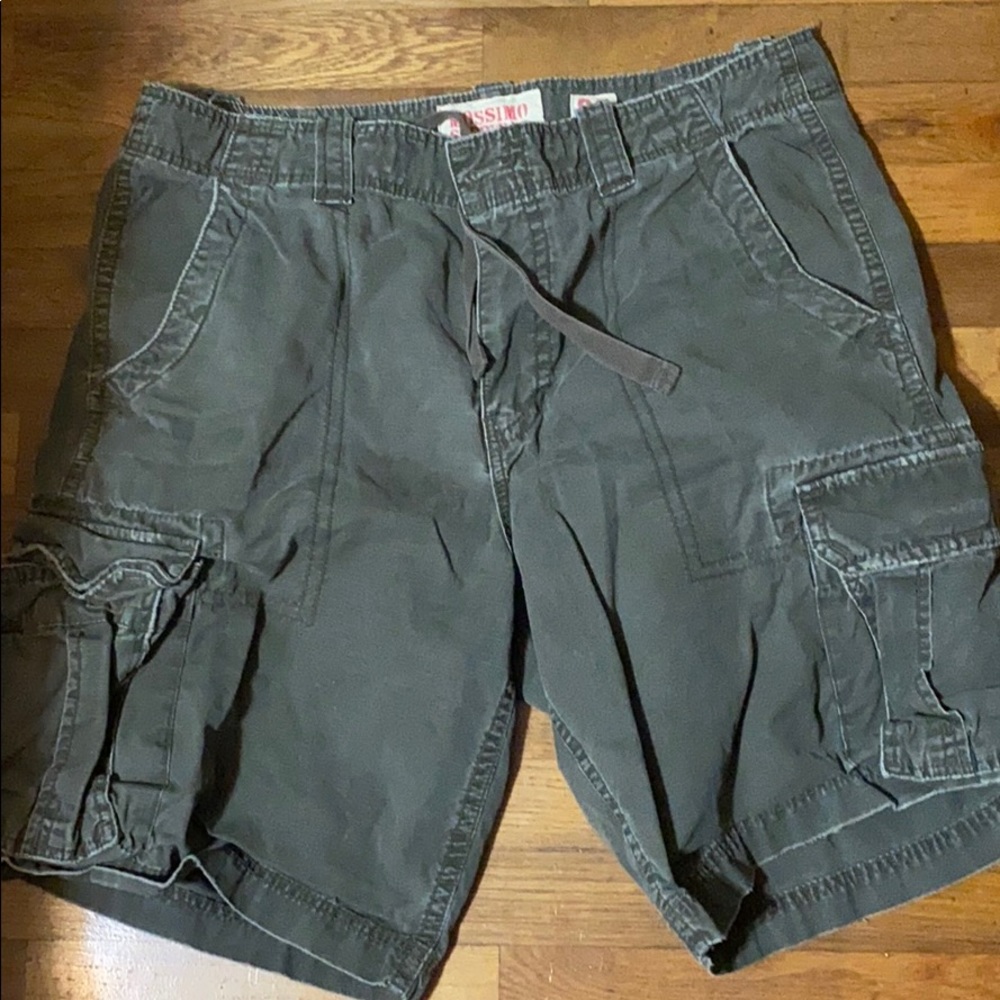 3️⃣ Men’s army green cargo pants size 38